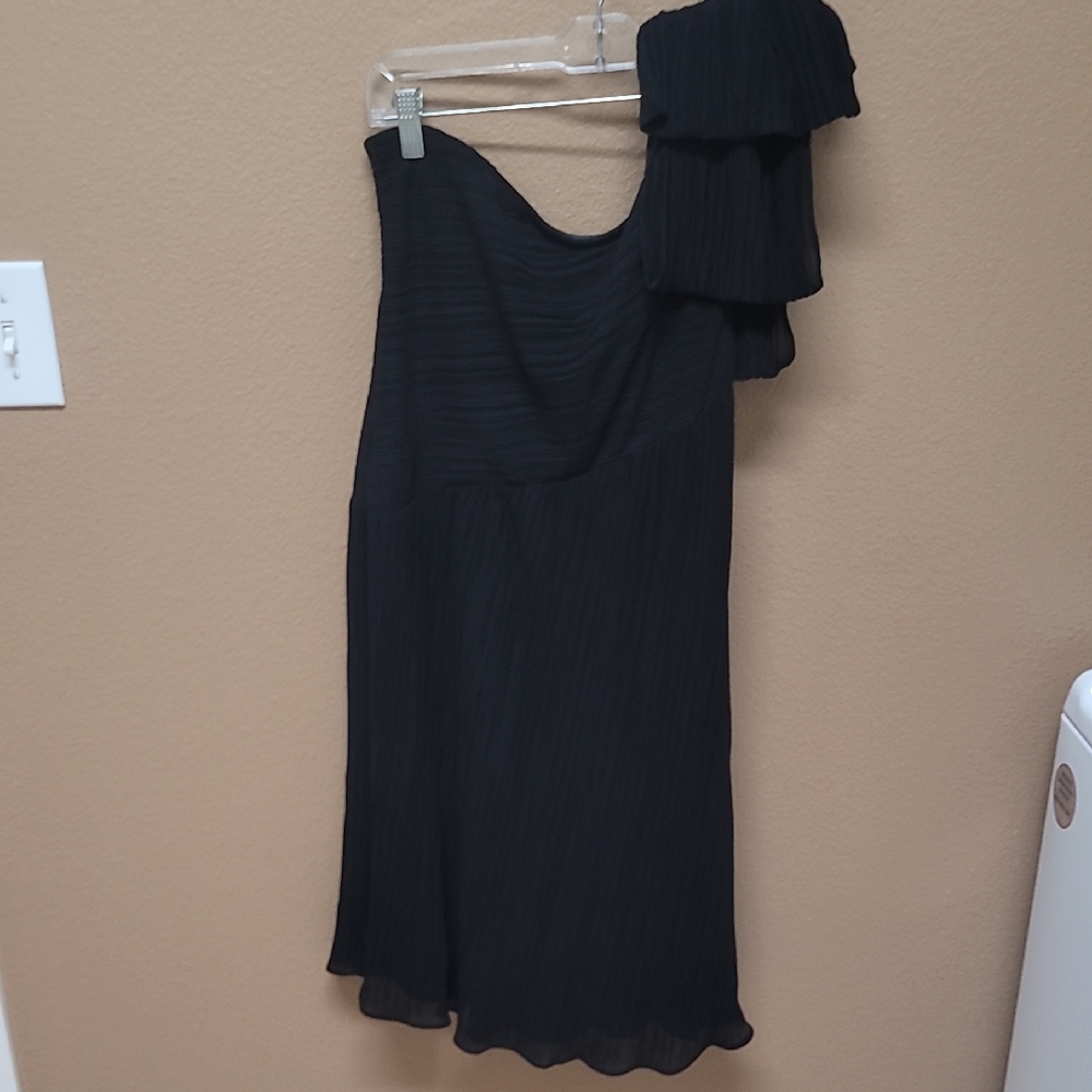 MM Couture Elegant Black One-Shoulder Dress 🖤